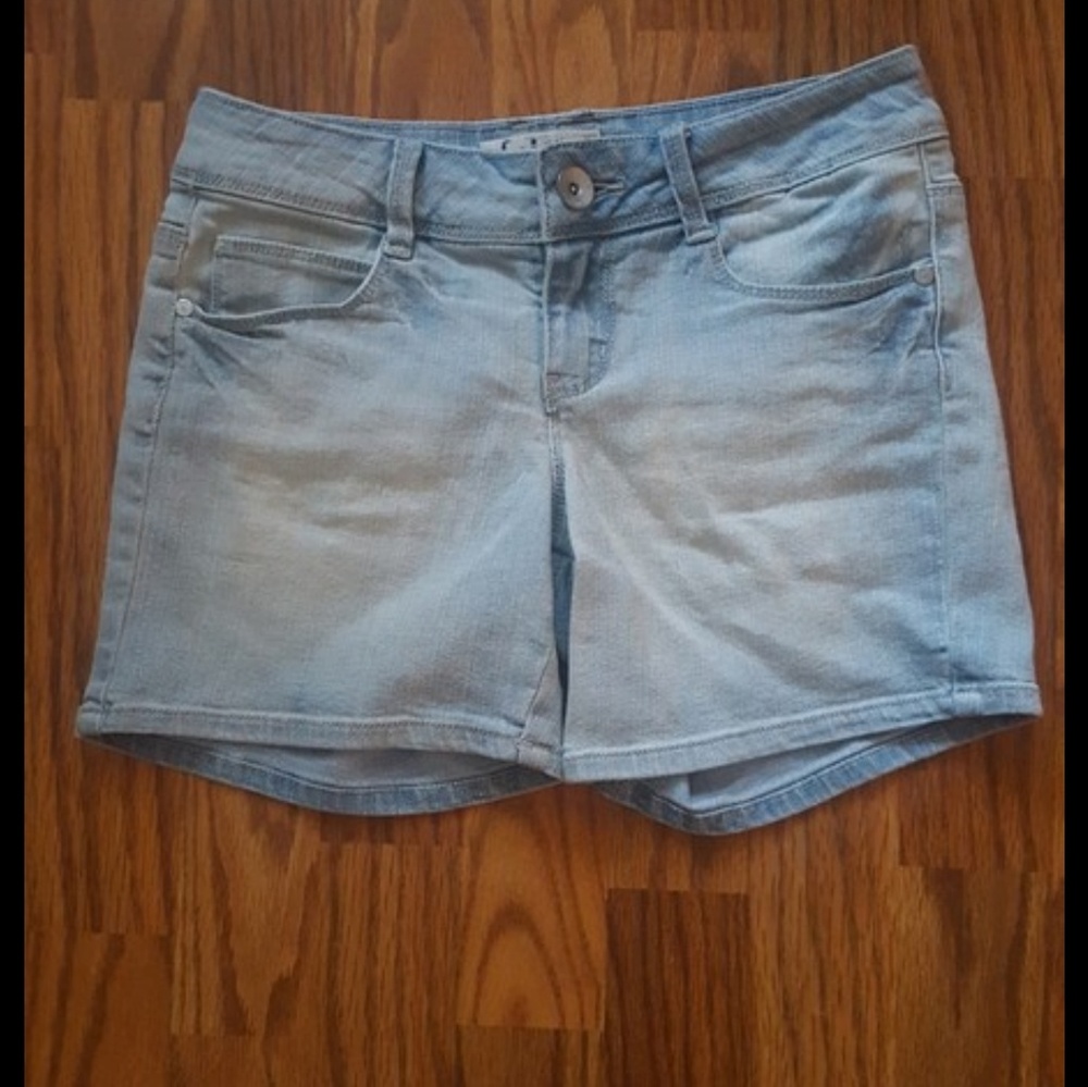 L.e.i. shorts